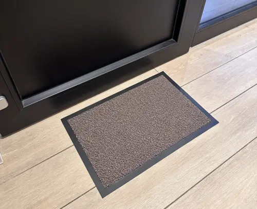 Basic doormat with standard dirt and moisture absorption for indoor & outdoor (covered) - Brown - 90 x 150 cm 2 Basic doormat with standard dirt and moisture absorption for indoor & outdoor (covered) - Brown - 90 x 150 cm - Image 3