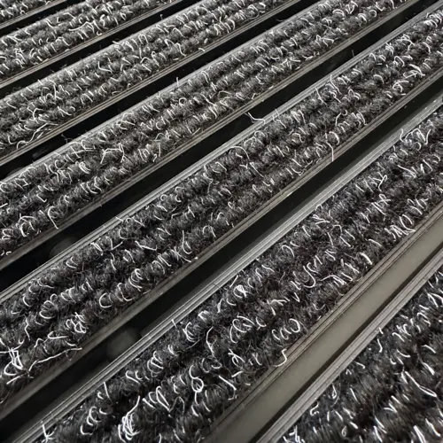 Eingelassene Fußmatte für Innen nach Maß - Schwarz eloxiert - Ripseinlage - Alu Anthrazit 17 mm 16 IM0062198